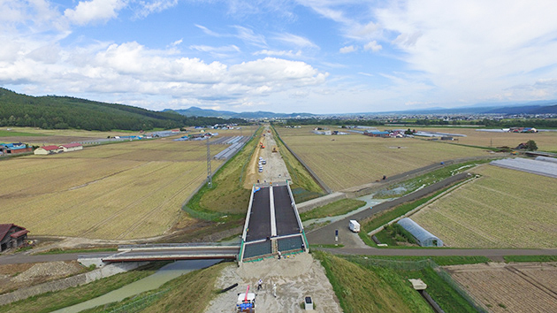 富良野北ＩＣ改良外一連工事